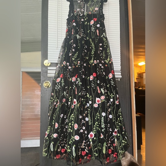 Black prom dress - Picture 2 of 2